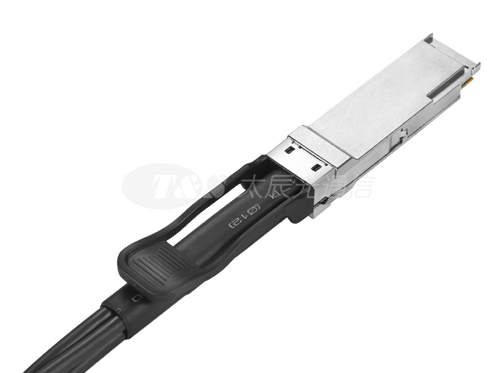 مقارنة المزايا والعيوب بين الوحدة البصرية 40G QSFP SR4 والكابل البصري النشط QSFP AOC